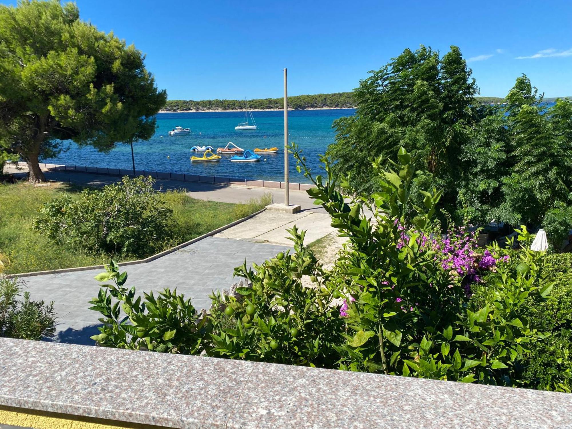Apartments And Rooms Villa Luci Barbat na Rabu Exterior foto